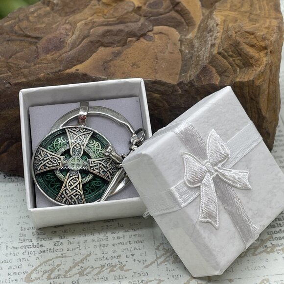 Irish Scottish Celtic Green Lucky Keychain Key ring Keyring Gift wedding CROSS - Picture 12 of 14